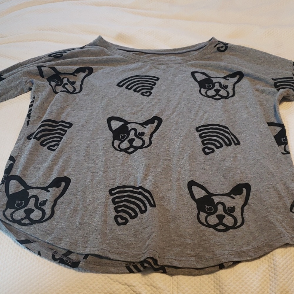 Gray with dog and wifi sign sweater